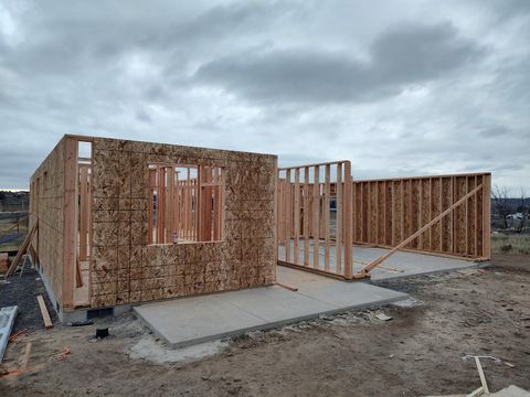 Tiny photo for 790 SE CUB CT. Court #LOT 1, Madras, OR 97741 (MLS # 220212316)