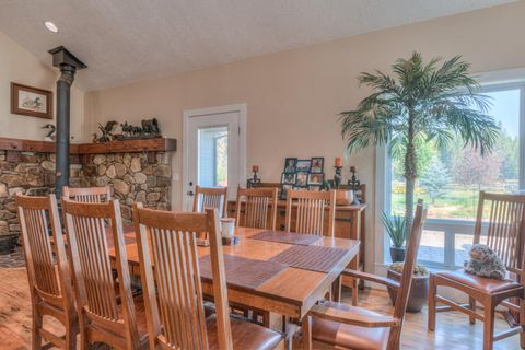 Tiny photo for 56081 Snow Goose Court, Bend, OR 97707 (MLS # 220210578)