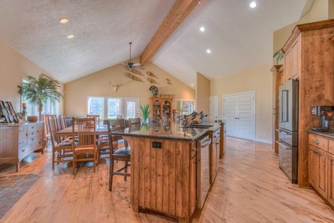Tiny photo for 56081 Snow Goose Court, Bend, OR 97707 (MLS # 220210578)