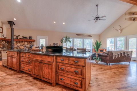 Tiny photo for 56081 Snow Goose Court, Bend, OR 97707 (MLS # 220210578)