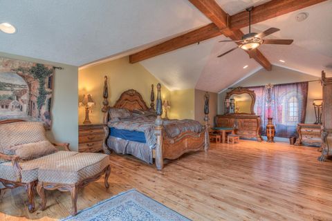 Tiny photo for 56081 Snow Goose Court, Bend, OR 97707 (MLS # 220210578)