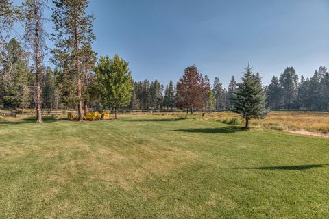 Tiny photo for 56081 Snow Goose Court, Bend, OR 97707 (MLS # 220210578)