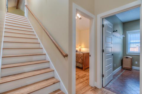 Tiny photo for 56081 Snow Goose Court, Bend, OR 97707 (MLS # 220210578)