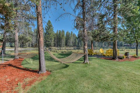 Tiny photo for 56081 Snow Goose Court, Bend, OR 97707 (MLS # 220210578)