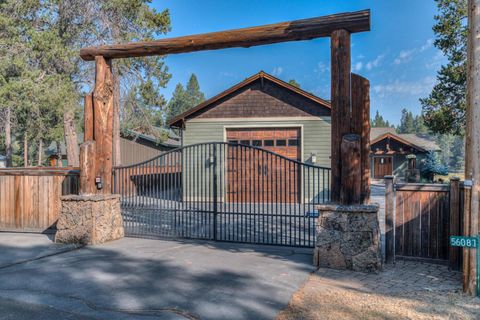 Tiny photo for 56081 Snow Goose Court, Bend, OR 97707 (MLS # 220210578)