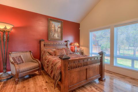 Tiny photo for 56081 Snow Goose Court, Bend, OR 97707 (MLS # 220210578)