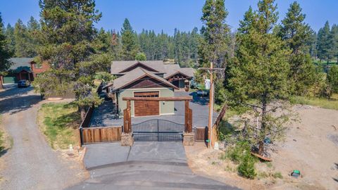 Tiny photo for 56081 Snow Goose Court, Bend, OR 97707 (MLS # 220210578)