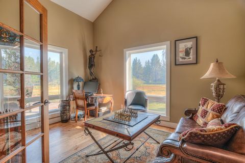 Tiny photo for 56081 Snow Goose Court, Bend, OR 97707 (MLS # 220210578)