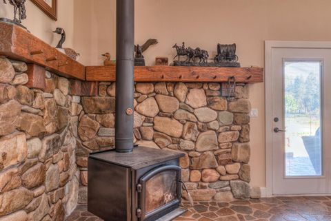 Tiny photo for 56081 Snow Goose Court, Bend, OR 97707 (MLS # 220210578)