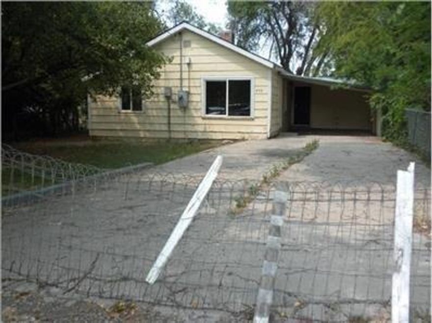 This is a great starter home with some room. 3 bedrooms with 1 bath. Kitchen has new cabinets with new flooring. Has a one car carport. Come take a look.Tenet works 12 hour shifts.