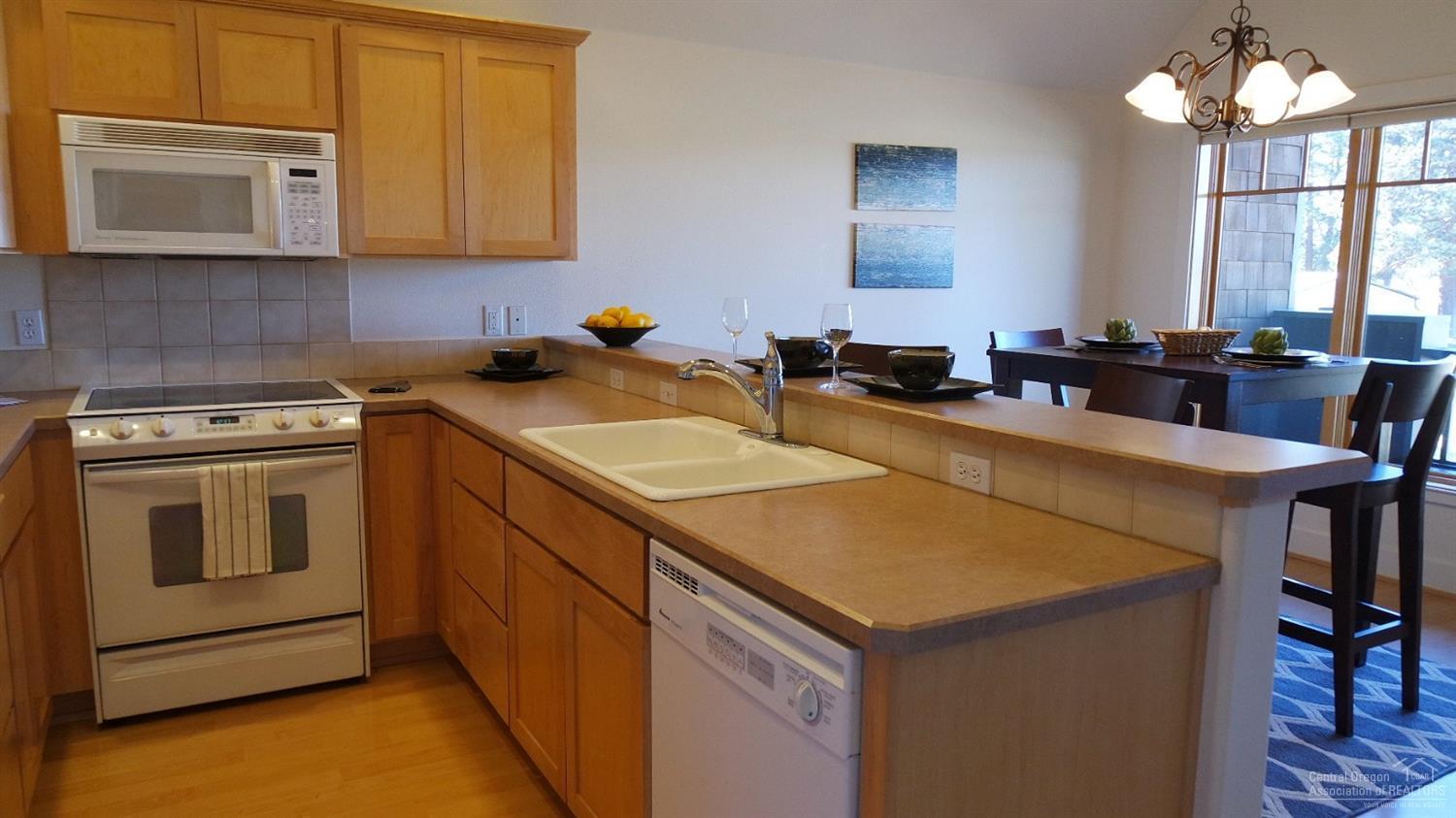 Pine Meadow Vill - Residential