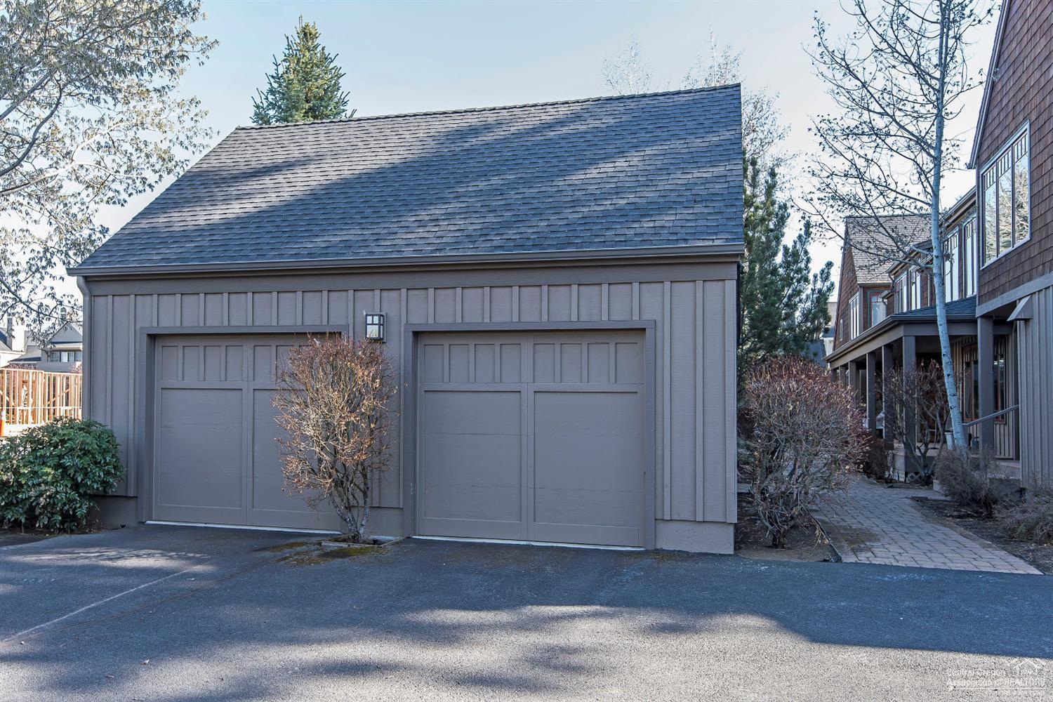 Pine Meadow Vill - Residential