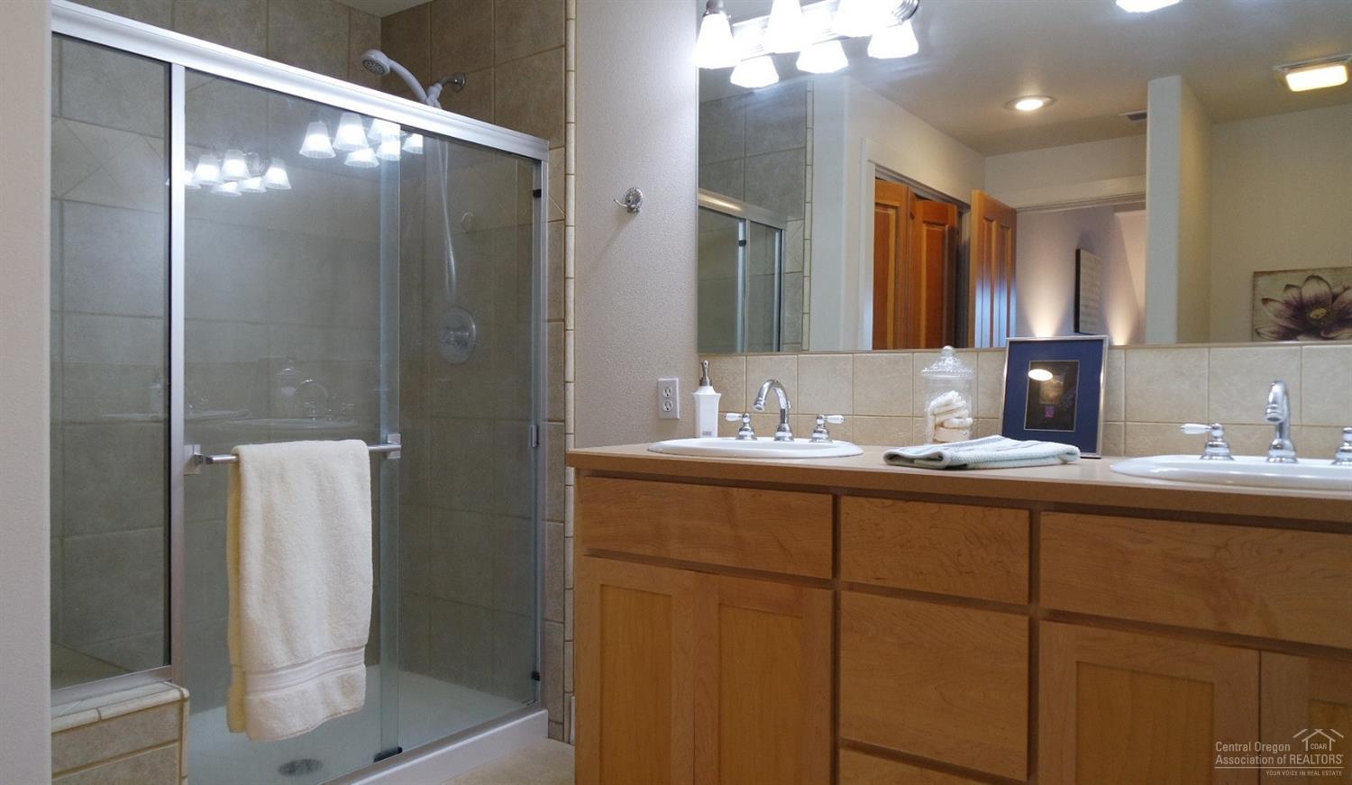 Pine Meadow Vill - Residential