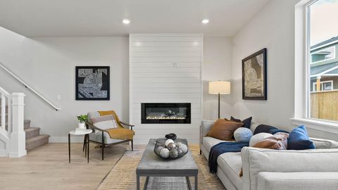 Tiny photo for 21544 SE Etna Place, Bend, OR 97702 (MLS # 220212406)