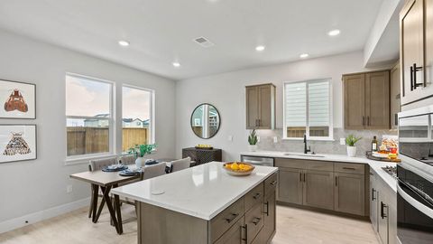 Tiny photo for 21544 SE Etna Place, Bend, OR 97702 (MLS # 220212406)