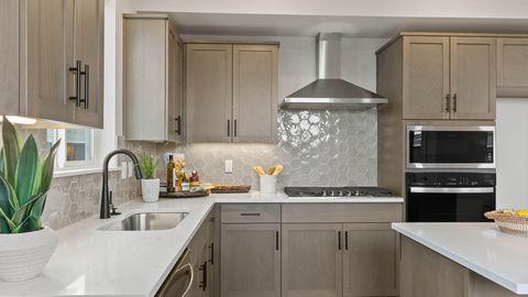 Tiny photo for 21544 SE Etna Place, Bend, OR 97702 (MLS # 220212406)