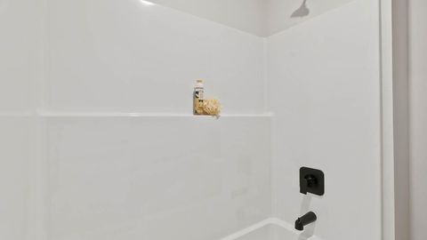 Tiny photo for 21544 SE Etna Place, Bend, OR 97702 (MLS # 220212406)