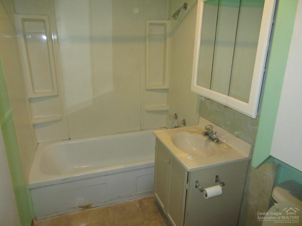 Oregon + Western - Residential