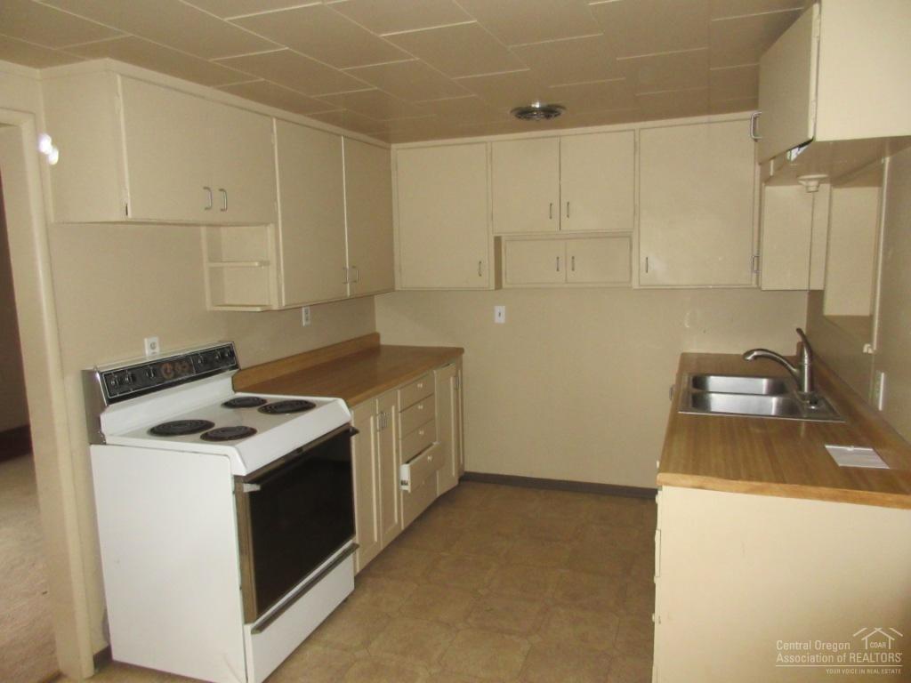 Oregon + Western - Residential