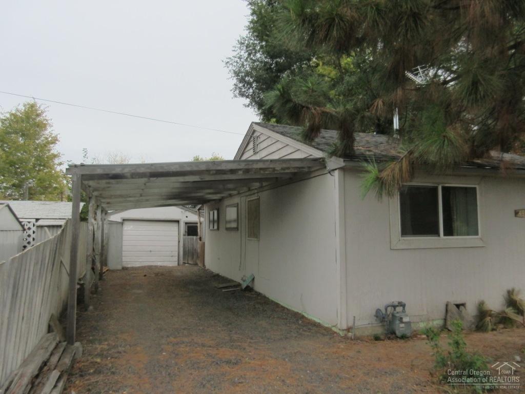 Oregon + Western - Residential