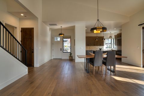 Tiny photo for 62667 NW Ember Place, Bend, OR 97703 (MLS # 220210802)