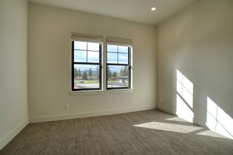 Tiny photo for 62667 NW Ember Place, Bend, OR 97703 (MLS # 220210802)