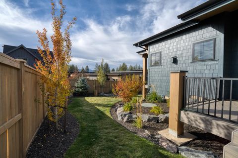 Tiny photo for 62667 NW Ember Place, Bend, OR 97703 (MLS # 220210802)