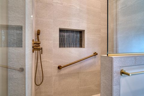 Tiny photo for 62667 NW Ember Place, Bend, OR 97703 (MLS # 220210802)