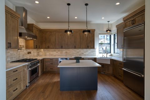 Tiny photo for 62667 NW Ember Place, Bend, OR 97703 (MLS # 220210802)