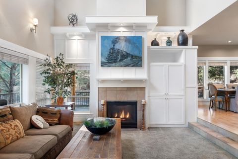 Tiny photo for 19672 Winter Wren Loop, Bend, OR 97702 (MLS # 220213161)