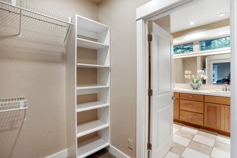 Tiny photo for 19672 Winter Wren Loop, Bend, OR 97702 (MLS # 220213161)