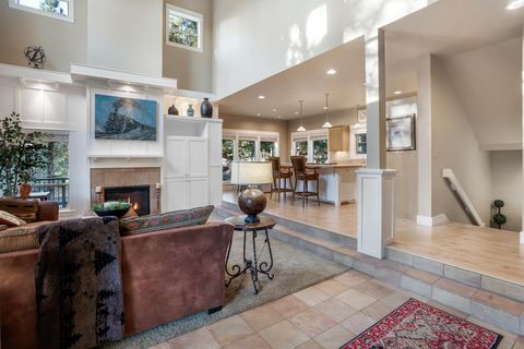 Tiny photo for 19672 Winter Wren Loop, Bend, OR 97702 (MLS # 220213161)