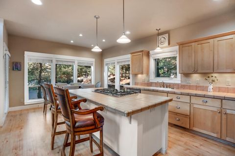 Tiny photo for 19672 Winter Wren Loop, Bend, OR 97702 (MLS # 220213161)