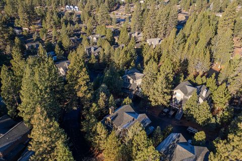 Tiny photo for 19672 Winter Wren Loop, Bend, OR 97702 (MLS # 220213161)