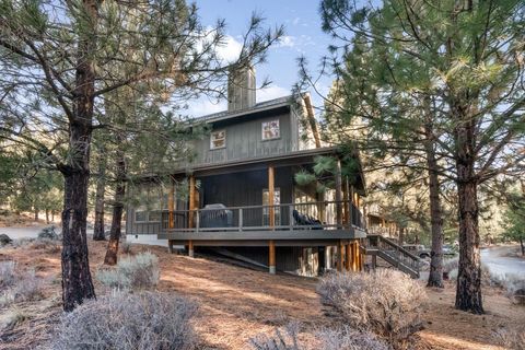 Tiny photo for 19672 Winter Wren Loop, Bend, OR 97702 (MLS # 220213161)