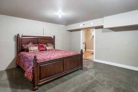 Tiny photo for 19672 Winter Wren Loop, Bend, OR 97702 (MLS # 220213161)