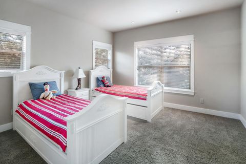 Tiny photo for 19672 Winter Wren Loop, Bend, OR 97702 (MLS # 220213161)