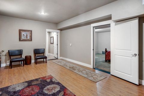 Tiny photo for 19672 Winter Wren Loop, Bend, OR 97702 (MLS # 220213161)