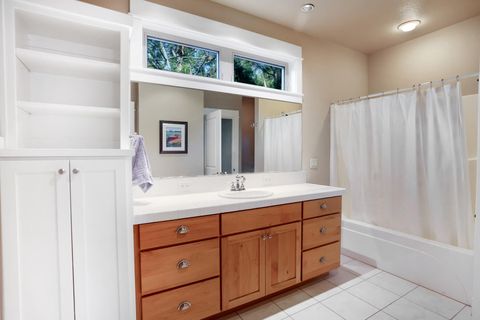 Tiny photo for 19672 Winter Wren Loop, Bend, OR 97702 (MLS # 220213161)