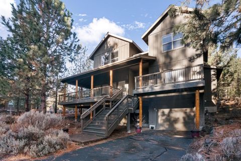 Tiny photo for 19672 Winter Wren Loop, Bend, OR 97702 (MLS # 220213161)