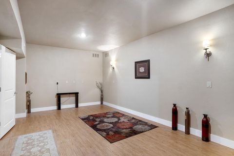 Tiny photo for 19672 Winter Wren Loop, Bend, OR 97702 (MLS # 220213161)