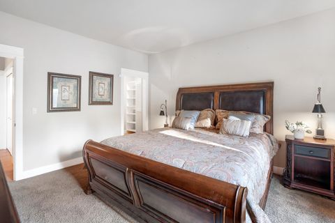 Tiny photo for 19672 Winter Wren Loop, Bend, OR 97702 (MLS # 220213161)