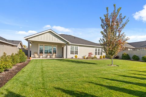 Tiny photo for 3890 Arena Drive, Medford, OR 97504 (MLS # 220211205)