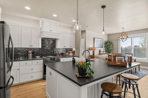 Tiny photo for 3890 Arena Drive, Medford, OR 97504 (MLS # 220211205)