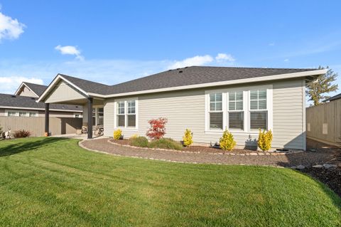 Tiny photo for 3890 Arena Drive, Medford, OR 97504 (MLS # 220211205)