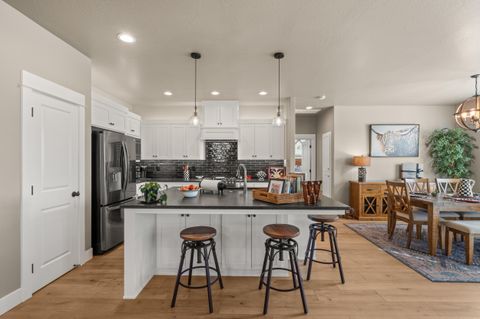 Tiny photo for 3890 Arena Drive, Medford, OR 97504 (MLS # 220211205)