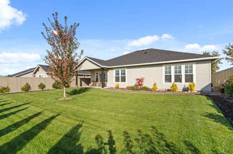 Tiny photo for 3890 Arena Drive, Medford, OR 97504 (MLS # 220211205)