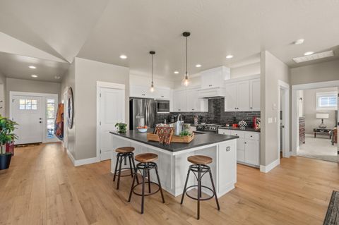 Tiny photo for 3890 Arena Drive, Medford, OR 97504 (MLS # 220211205)