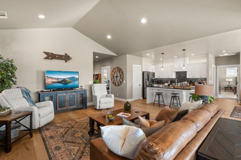 Tiny photo for 3890 Arena Drive, Medford, OR 97504 (MLS # 220211205)