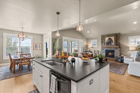 Tiny photo for 3890 Arena Drive, Medford, OR 97504 (MLS # 220211205)